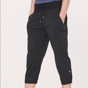 LULULEMON DANCE STUDIO CROP II *UNLINED NWT